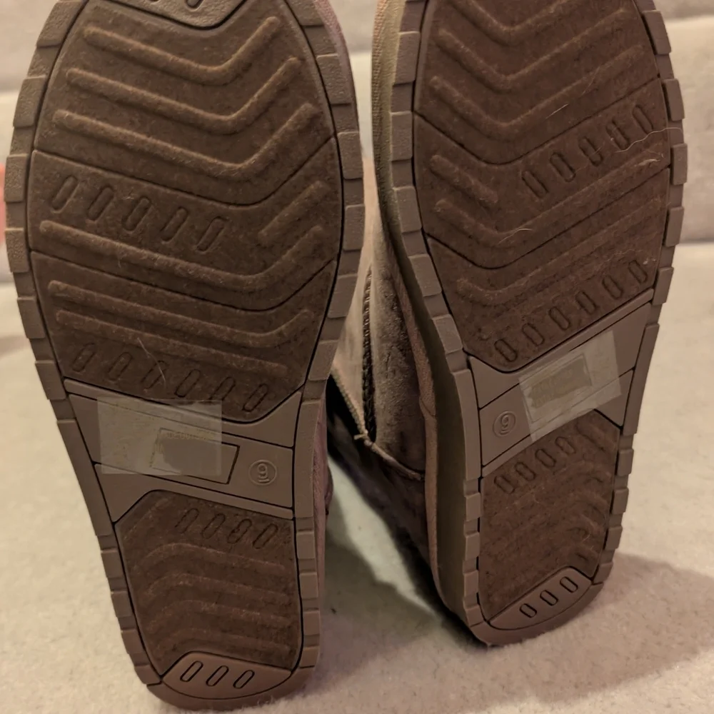 Cozy Brown Fur-Lined Boots - Picture 2 of 6